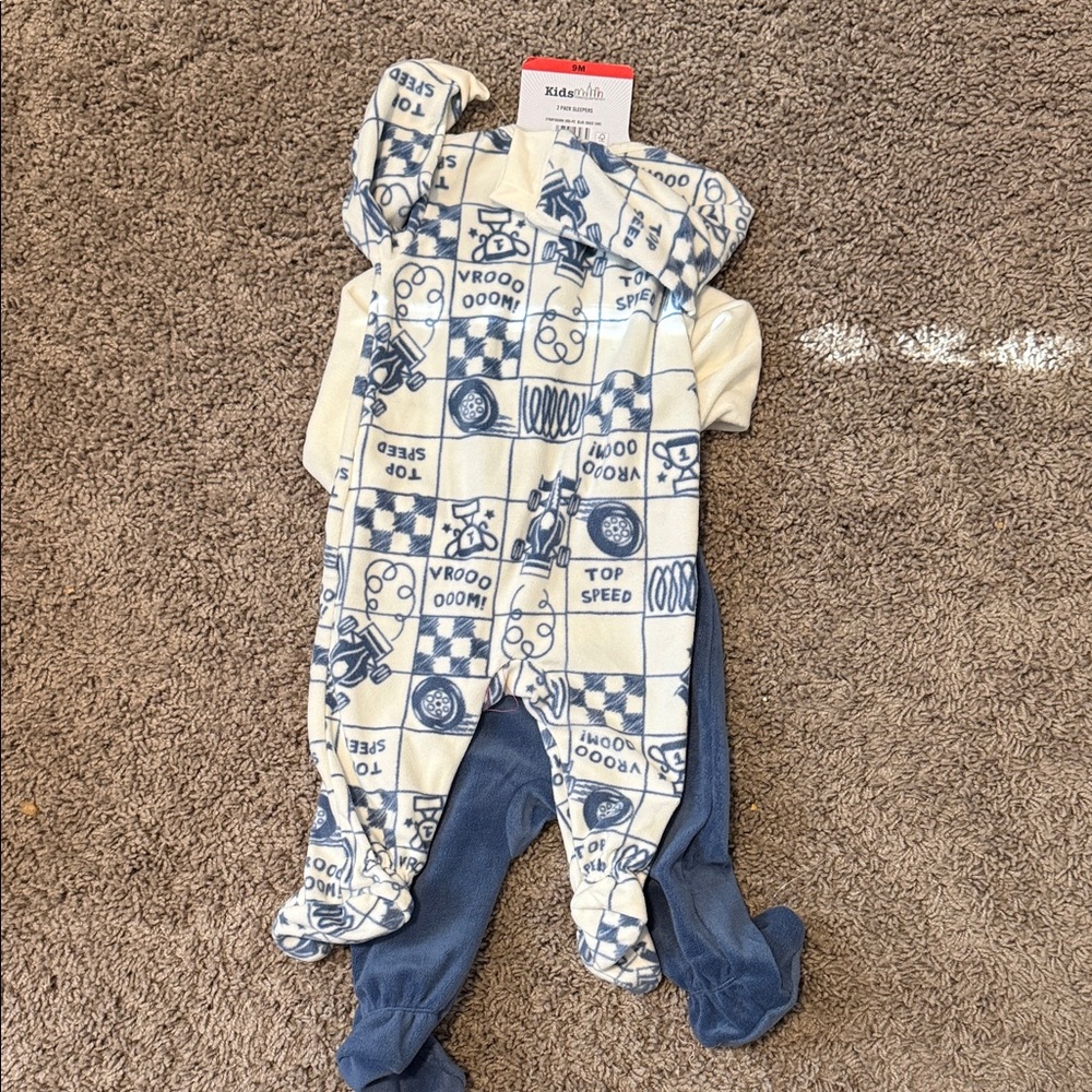 NWT- 2 pack Baby Boy fleece sleepers - Picture 3 of 3